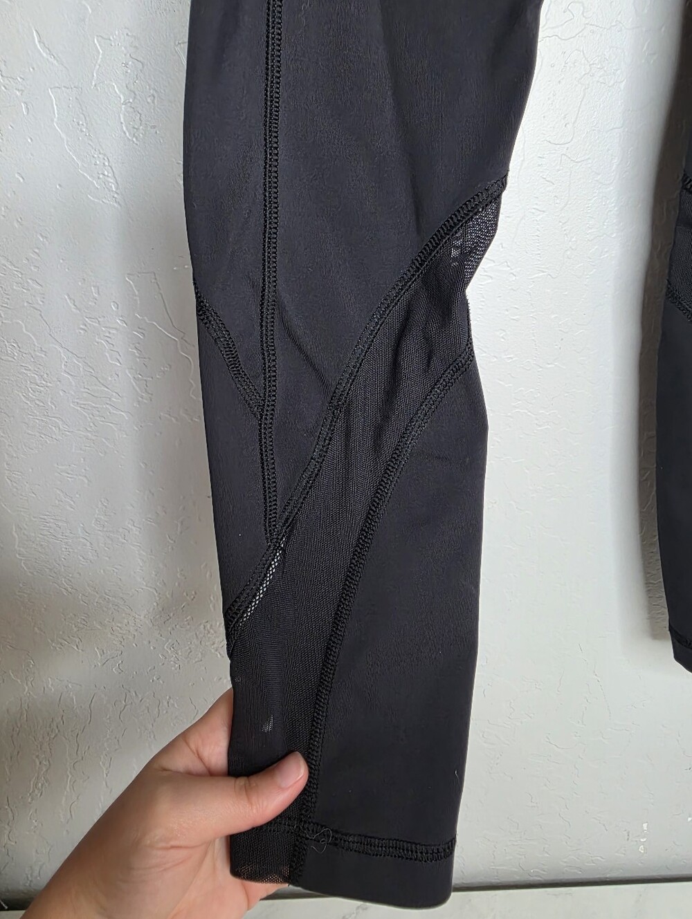 Lululemon Black Mesh Inspire Tight II Size 6 - Picture 7 of 13